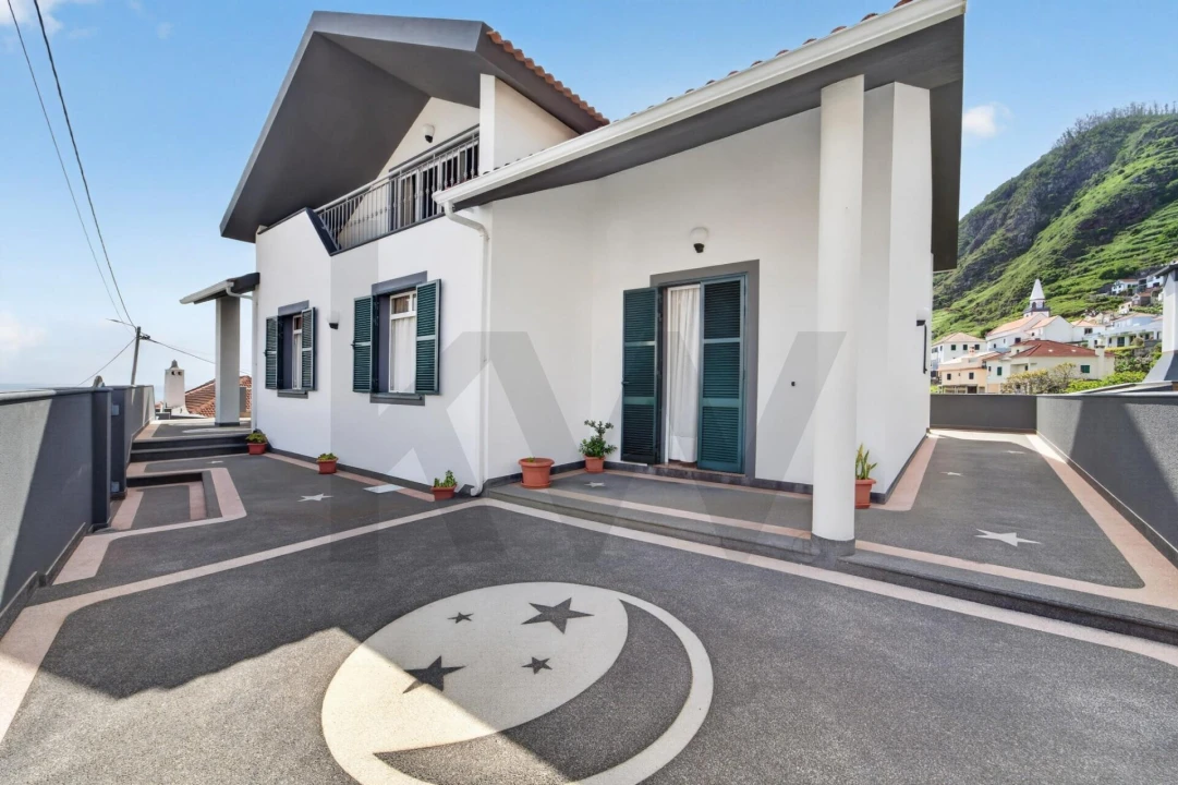 Moradia T3 para Venda em Porto Moniz Foto 2