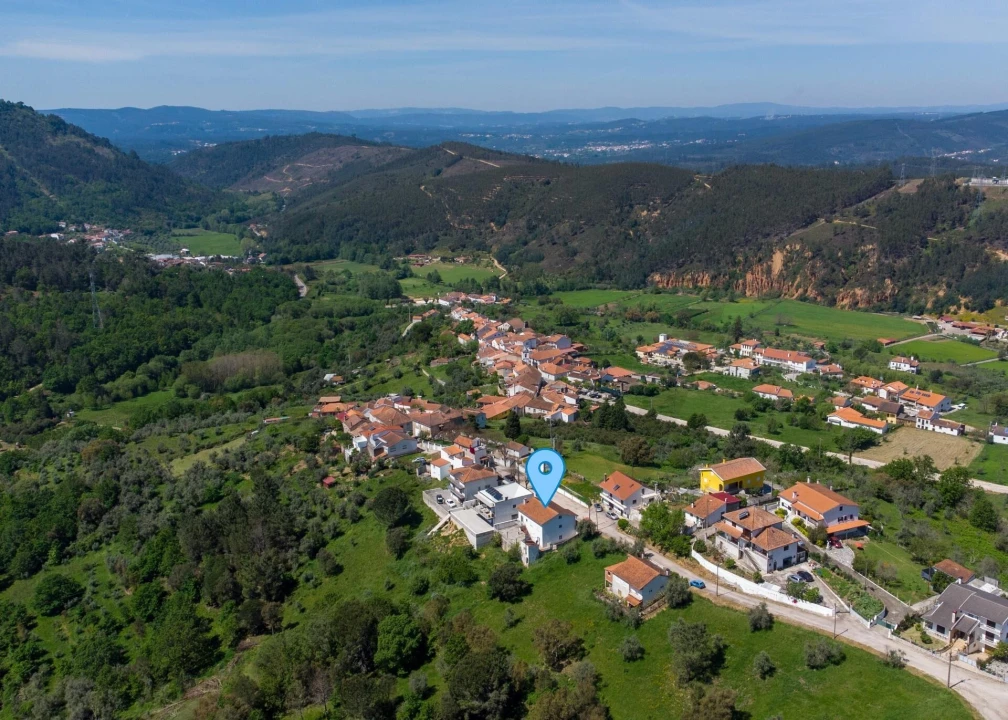 Moradia T4 para Venda em Folques Foto 5