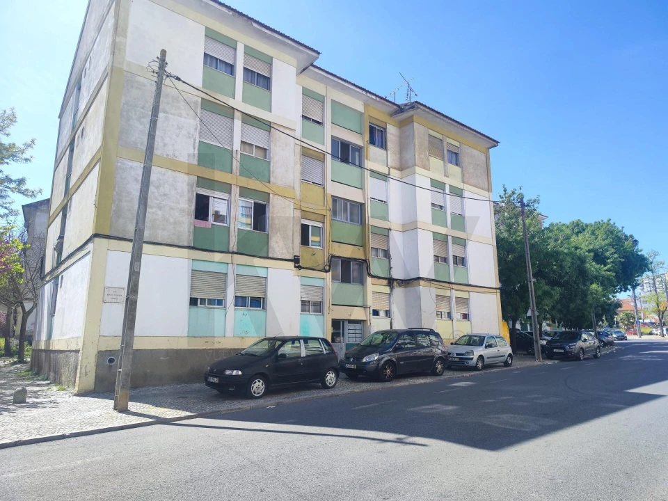 Apartamento T4 para Venda em Almada, Cova da Piedade, Pragal e Cacilhas Foto 1