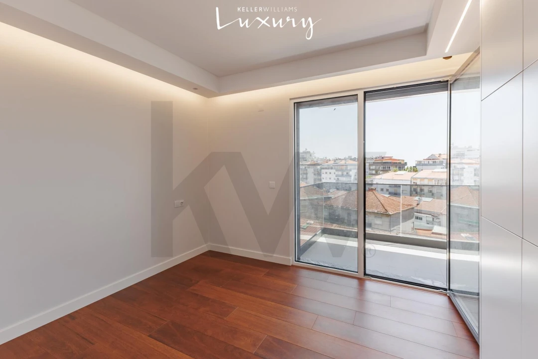 Apartamento T4 para Venda em Almada, Cova da Piedade, Pragal e Cacilhas Foto 3