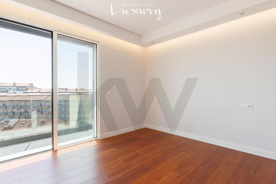 Apartamento T5 para Venda em Almada, Cova da Piedade, Pragal e Cacilhas Foto 17