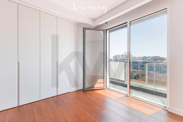 Apartamento T5 para Venda em Almada, Cova da Piedade, Pragal e Cacilhas Foto 15