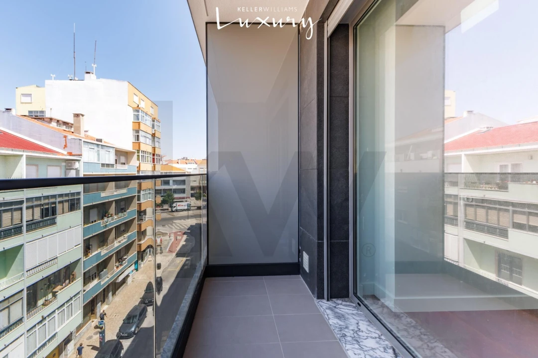 Apartamento T5 para Venda em Almada, Cova da Piedade, Pragal e Cacilhas Foto 27