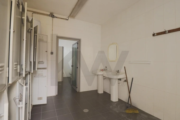 Armazém para Arrendamento em Lourosa Foto 12