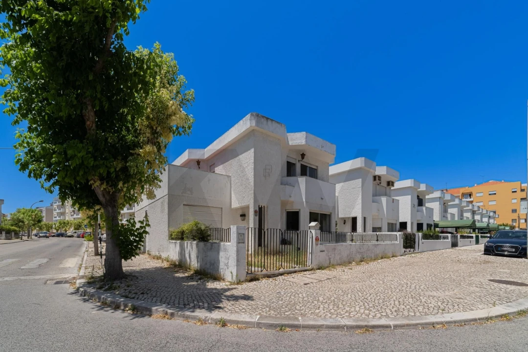 Moradia T5 para Venda em Montijo e Afonsoeiro Foto 1