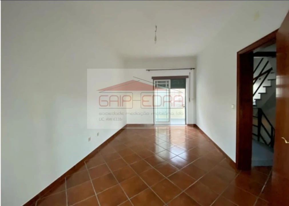 Apartamento para Venda em Abraveses Foto 1