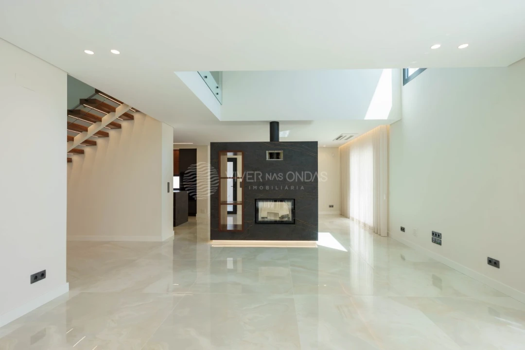 Moradia T4 para Venda em Amora Foto 14