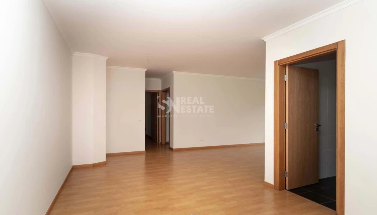 Apartamento T2 para Venda em Caniço Foto 11