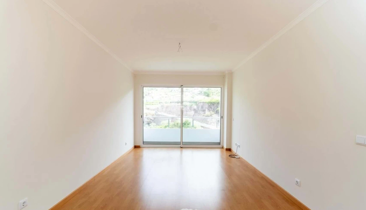 Apartamento T2 para Venda em Caniço Foto 5