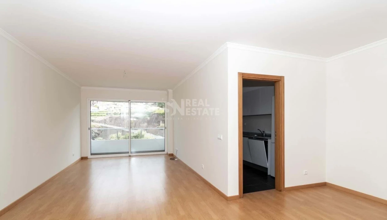 Apartamento T2 para Venda em Caniço Foto 4