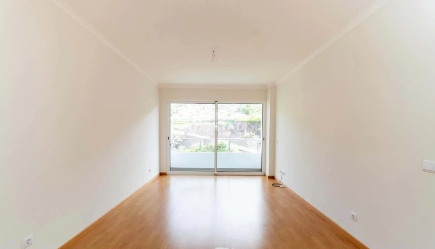 Apartamento T2 para Venda em Caniço Foto 5