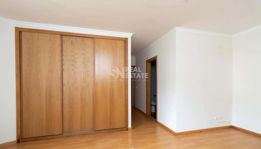 Apartamento T2 para Venda em Caniço Foto 15