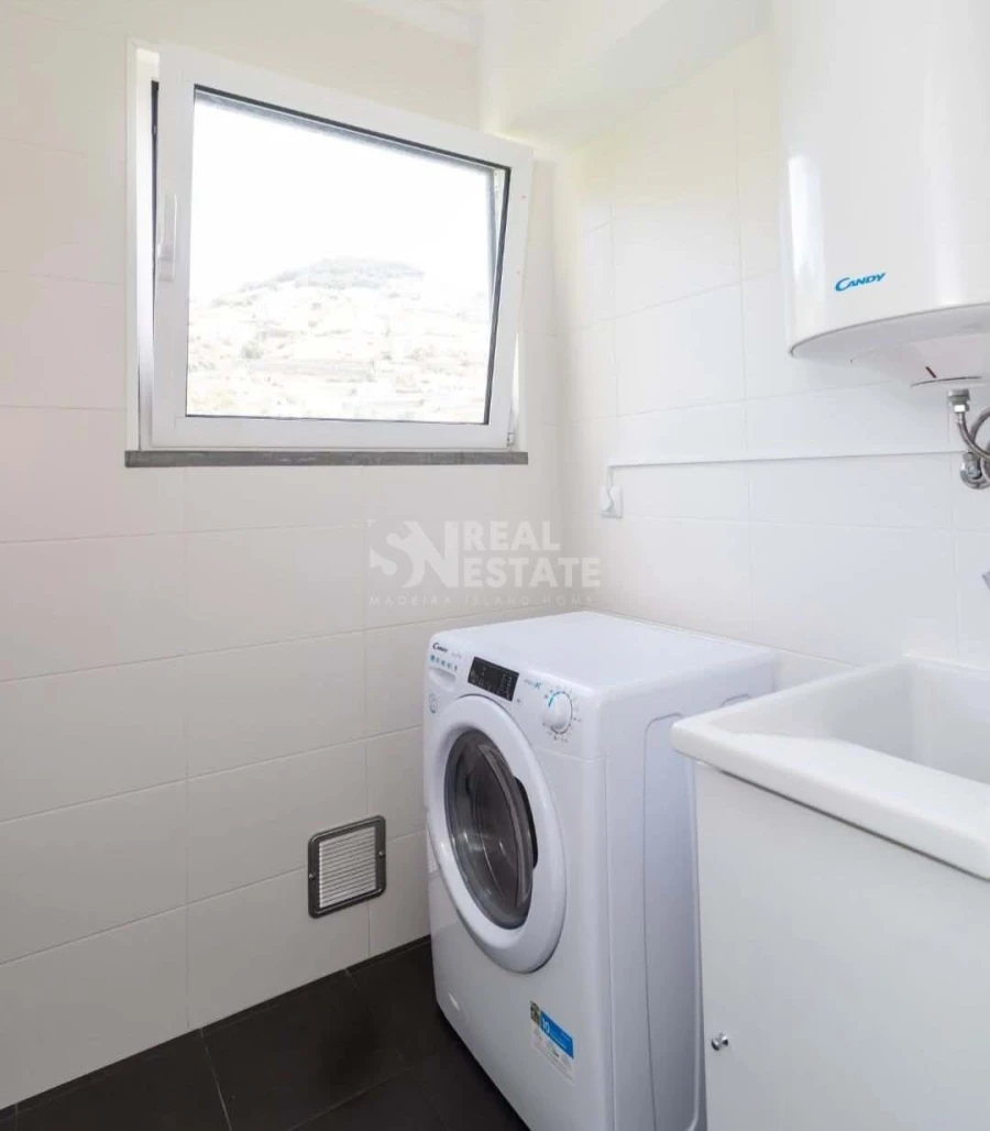 Apartamento T2 para Venda em Caniço Foto 9