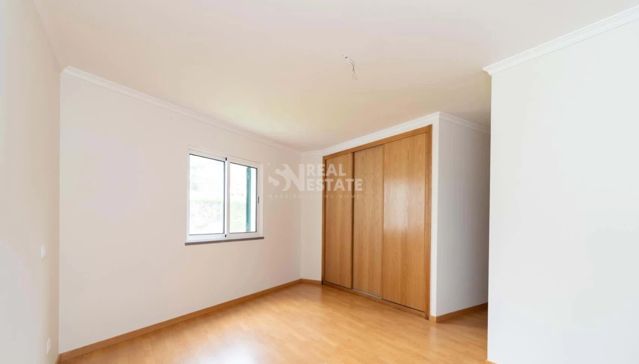 Apartamento T2 para Venda em Caniço Foto 16