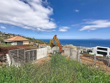 Moradia T4 para Venda em Santa Cruz