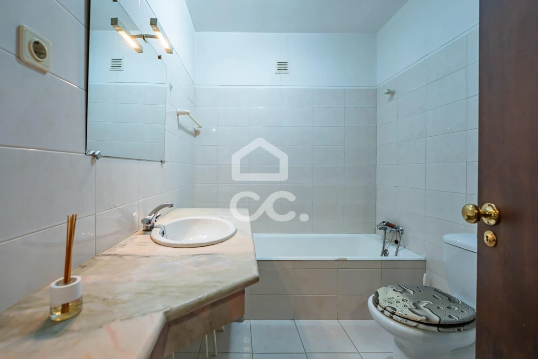 Apartamento T1 para Venda em Rio Tinto Foto 15