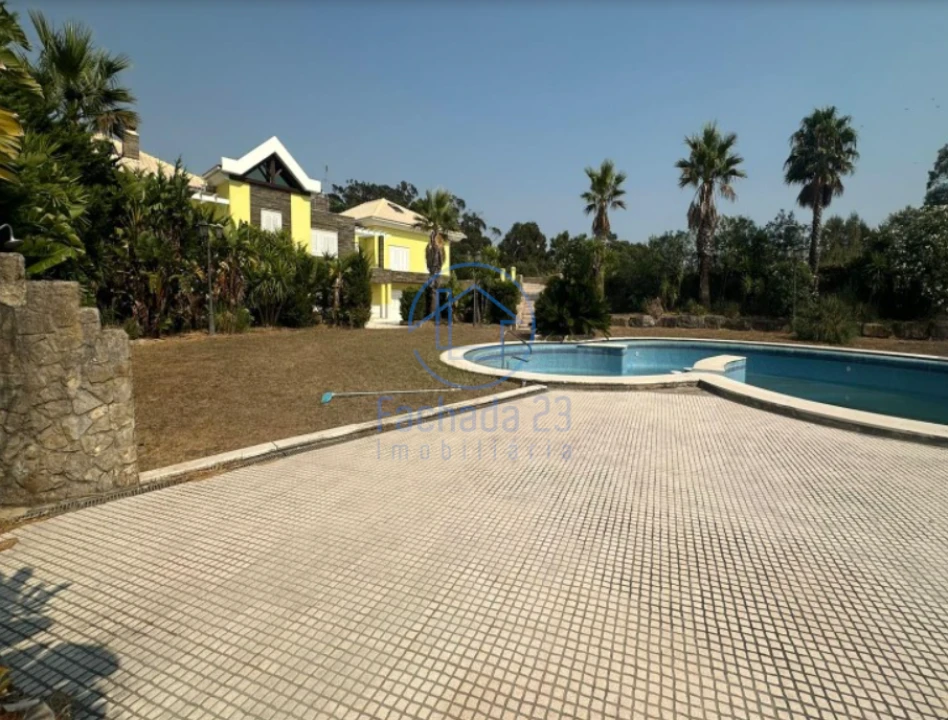 Moradia T6 para Venda em Agualva e Mira-Sintra Foto 1
