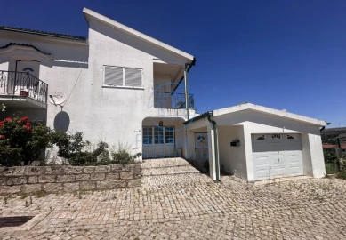 Moradia T4 para Venda em Sernancelhe e Sarzeda