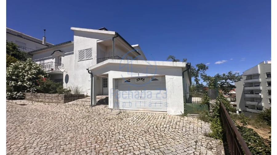 Moradia T4 para Venda em Sernancelhe e Sarzeda