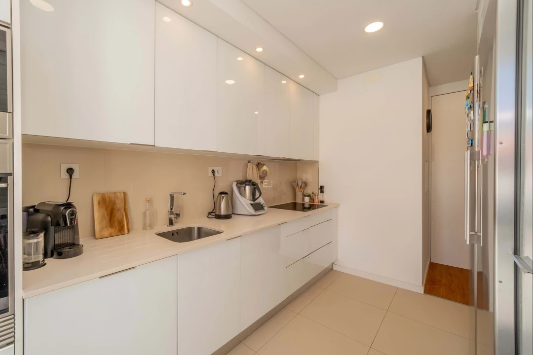 Apartamento T2 para Venda em Santa Iria de Azoia, São João da Talha e Bobadela Foto 3
