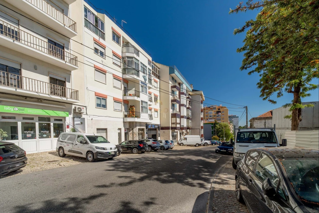Apartamento T2 para Venda em Santa Iria de Azoia, São João da Talha e Bobadela Foto 31