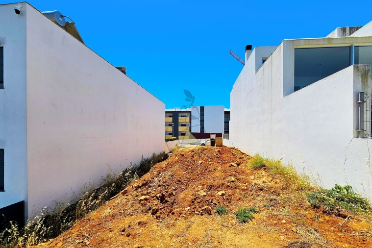 Moradia T4 para Venda em Alvor Foto 19