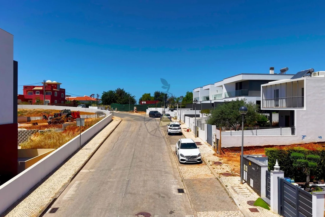 Moradia T4 para Venda em Alvor Foto 14