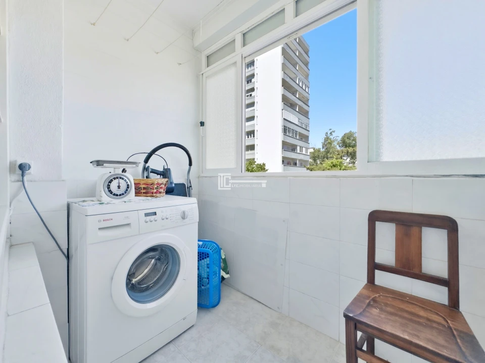 Apartamento T2 para Venda em Olivais Foto 10