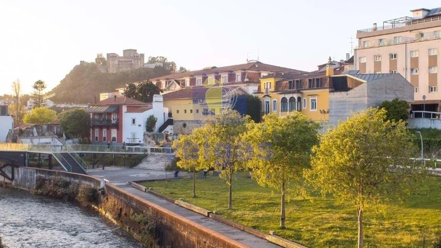 Prédio para Venda em Leiria, Pousos, Barreira e Cortes