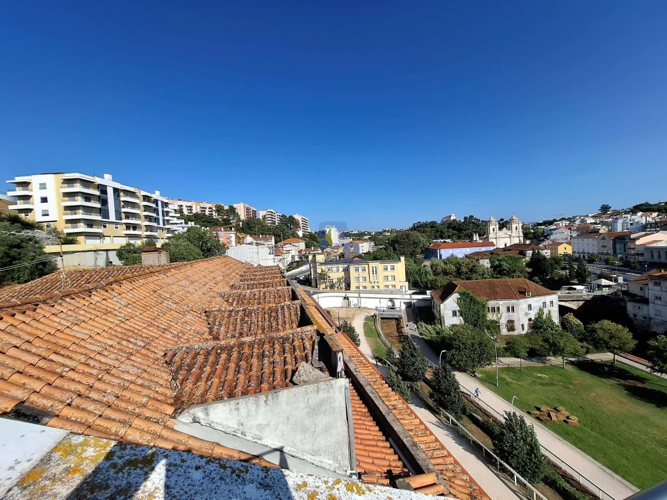 Prédio para Venda em Leiria, Pousos, Barreira e Cortes Foto 9