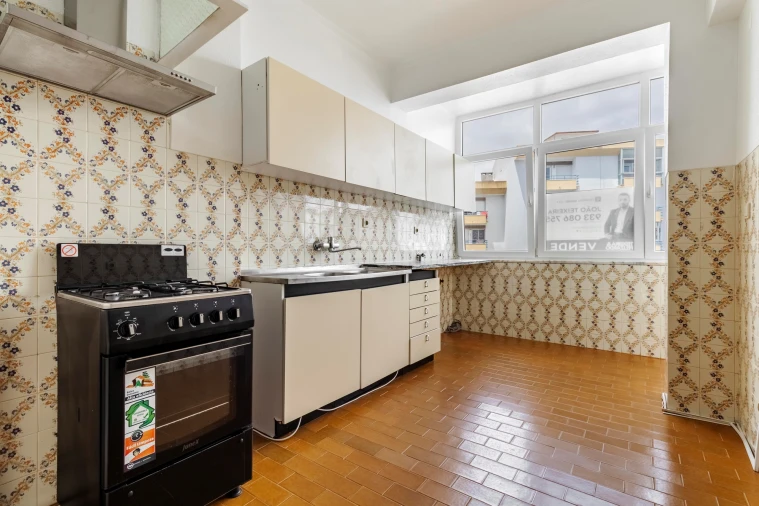 Apartamento T3 para Venda em Rio de Mouro Foto 2