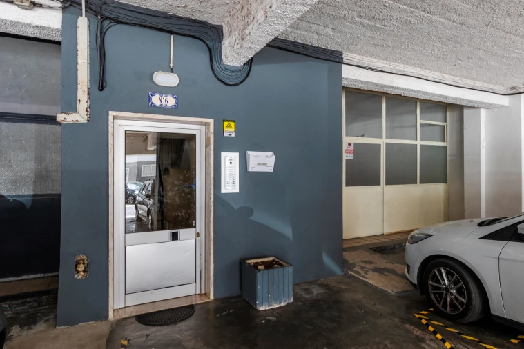 Apartamento T3 para Venda em Rio de Mouro Foto 41