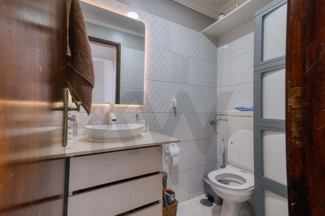 Apartamento T3 para Venda em Quelfes Foto 15