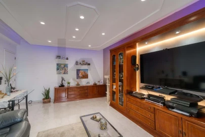 Apartamento T3 para Venda em Quelfes