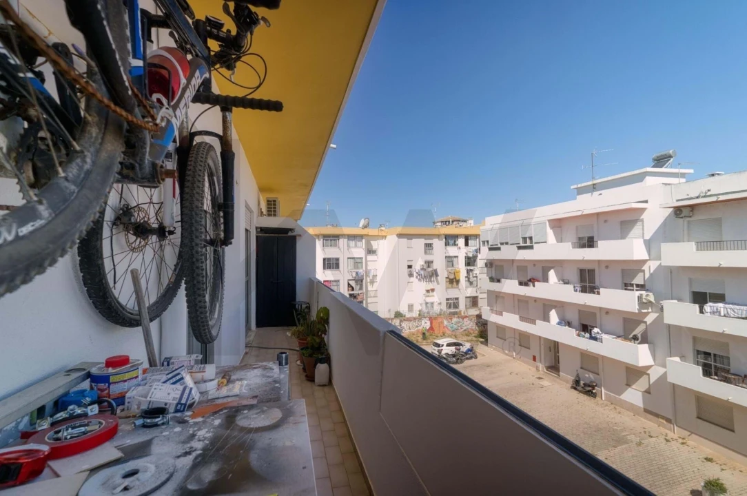 Apartamento T3 para Venda em Quelfes Foto 17