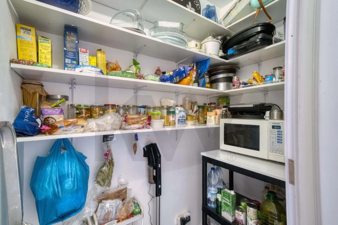 Apartamento T3 para Venda em Quelfes Foto 6