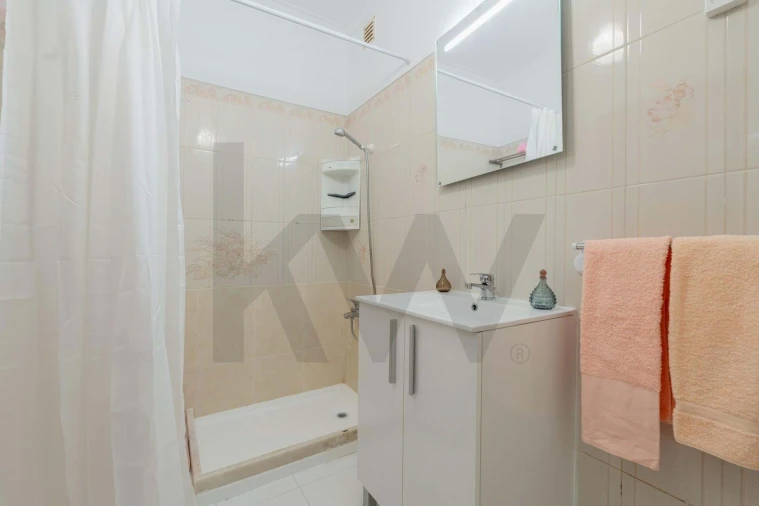 Apartamento T2 para Arrendamento férias em Ericeira Foto 6