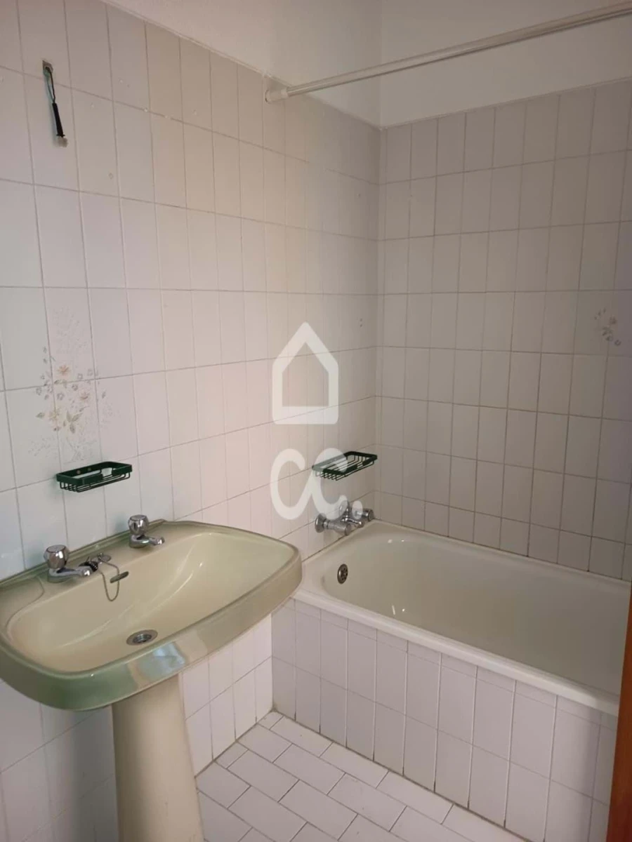 Apartamento T2 para Venda em Covilhã e Canhoso Foto 13