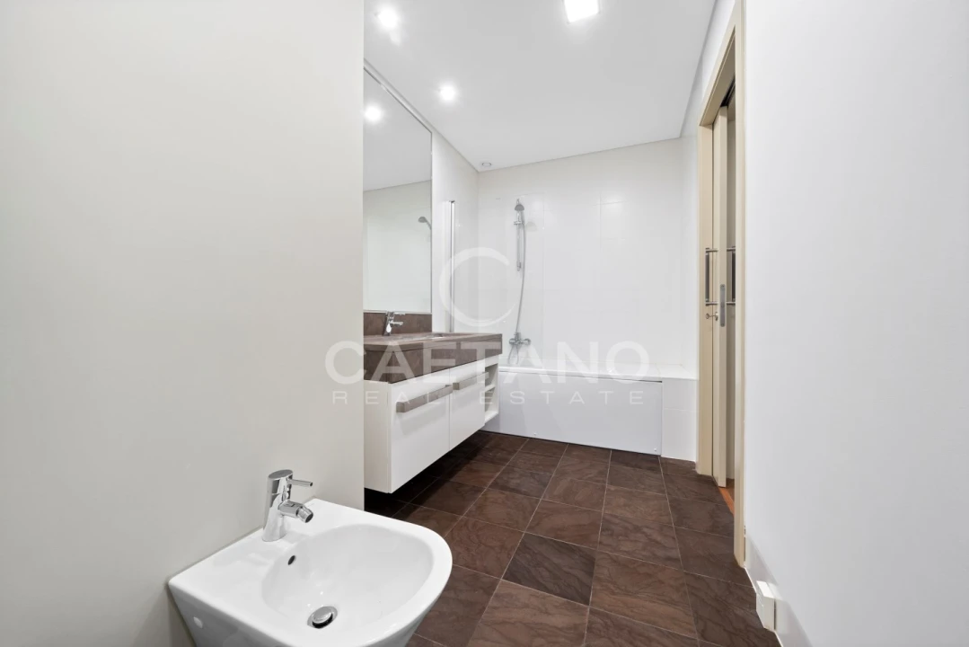Apartamento T3 para Venda em São Martinho Foto 18