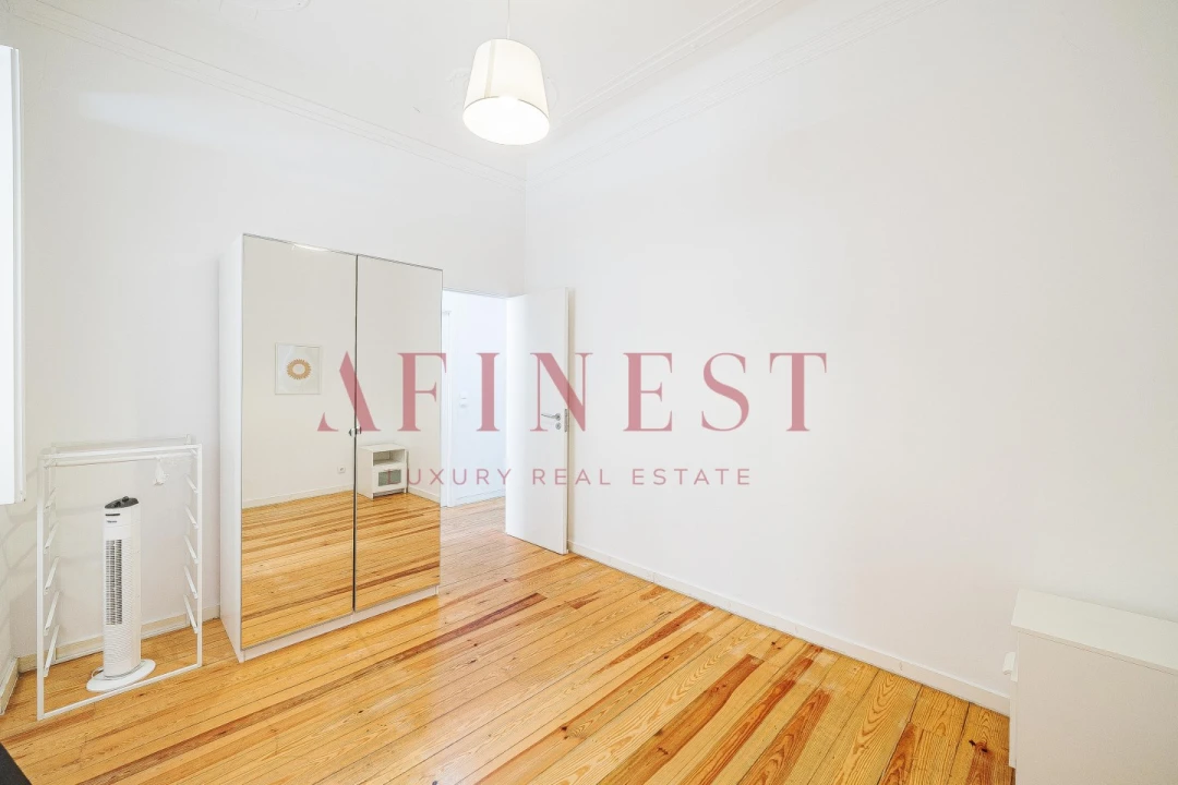 Apartamento T2 para Arrendamento em Santo António Foto 20