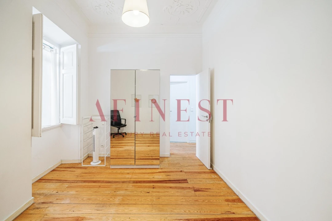 Apartamento T2 para Arrendamento em Santo António Foto 21