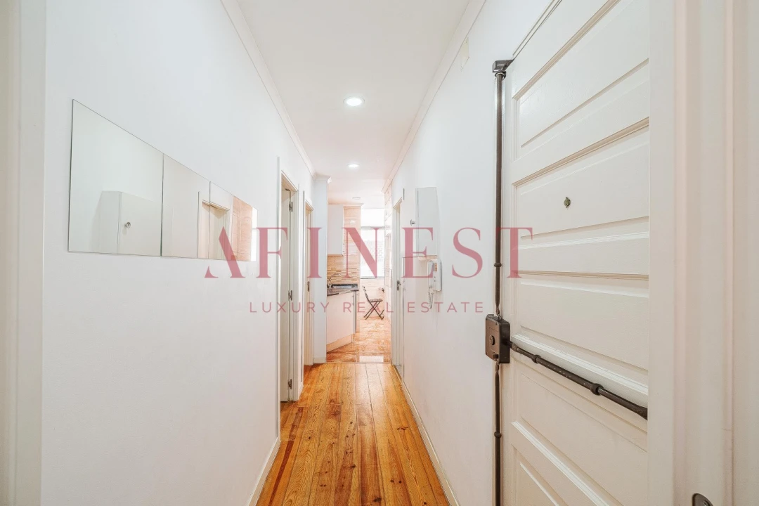 Apartamento T2 para Arrendamento em Santo António Foto 25