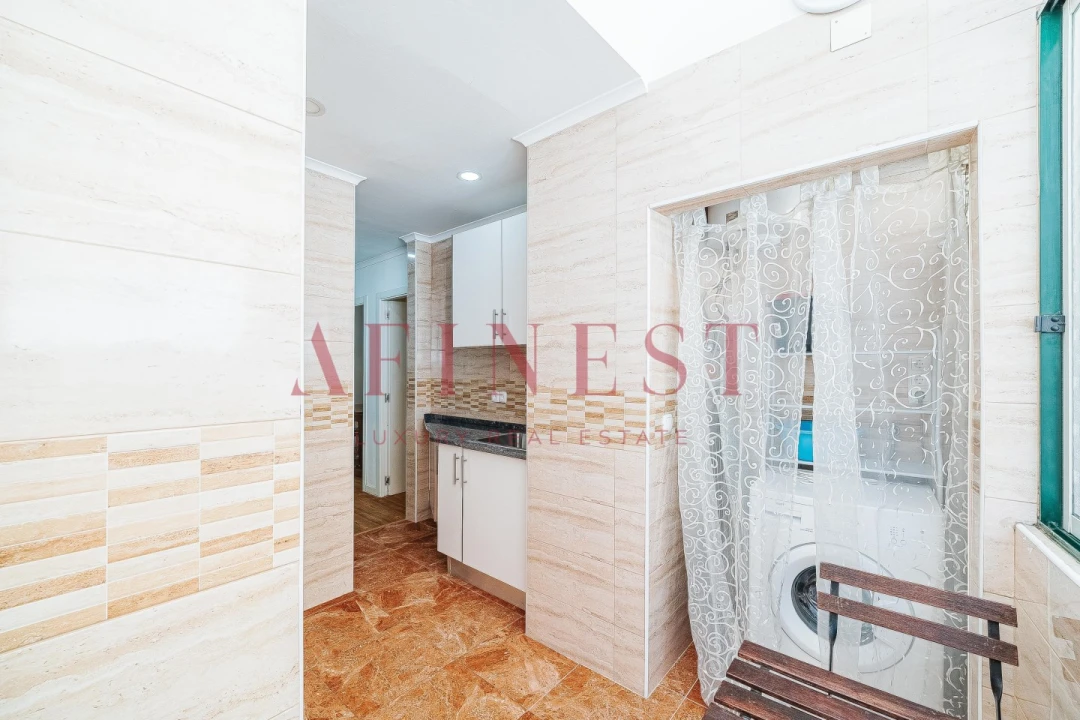 Apartamento T2 para Arrendamento em Santo António Foto 17