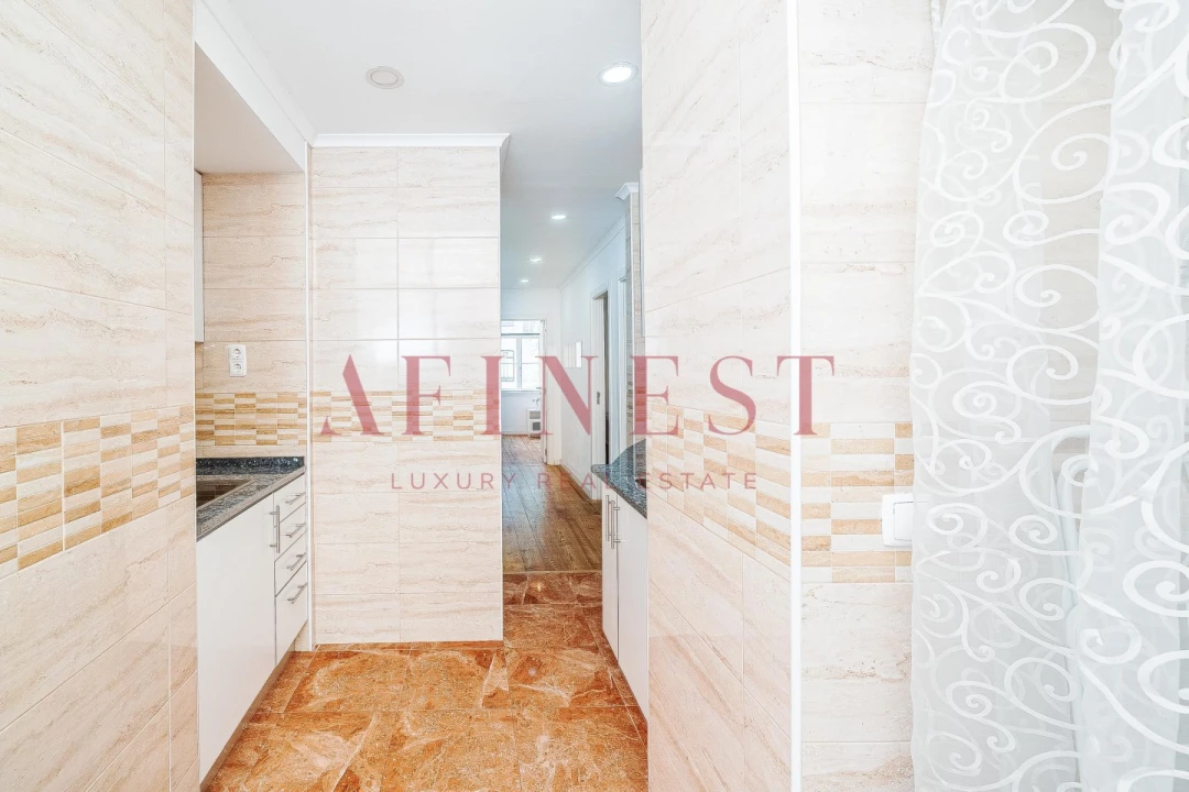 Apartamento T2 para Arrendamento em Santo António Foto 12