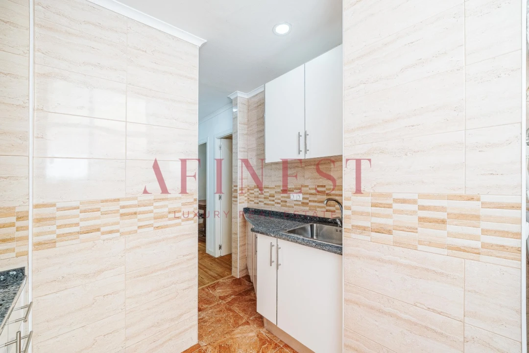 Apartamento T2 para Arrendamento em Santo António Foto 13