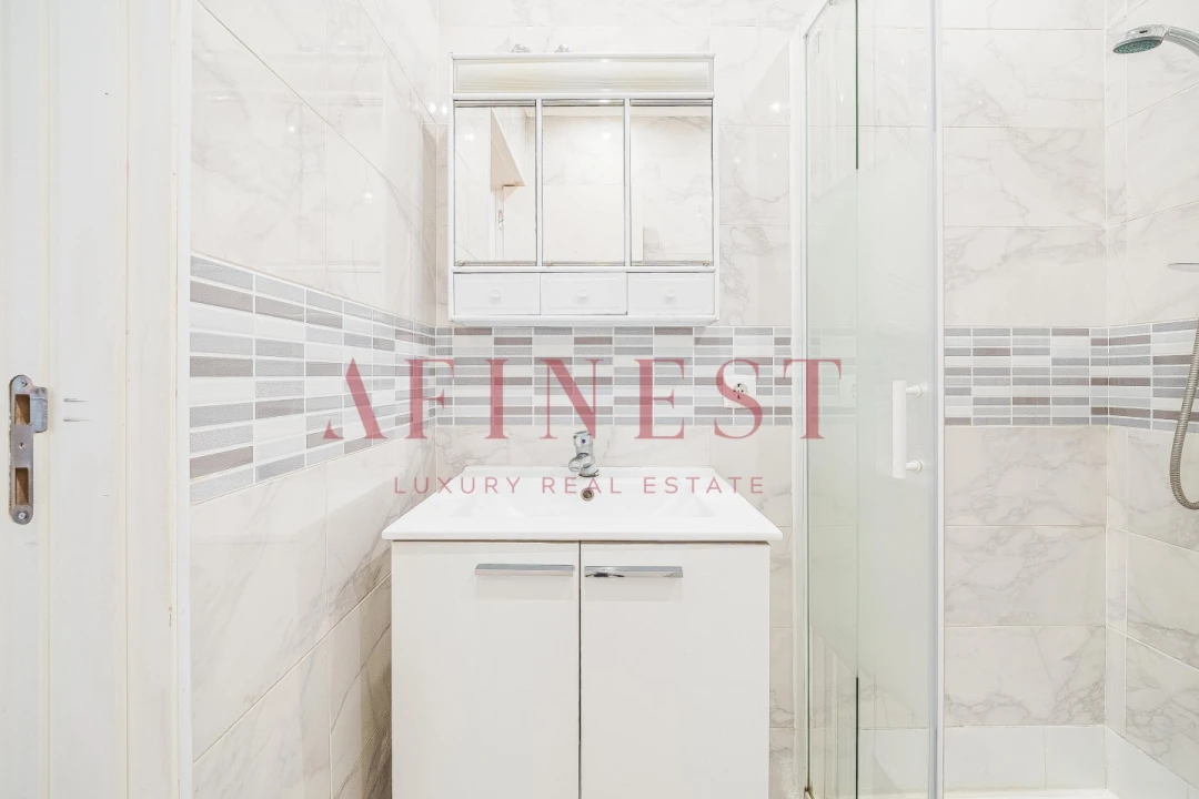 Apartamento T2 para Arrendamento em Santo António Foto 29