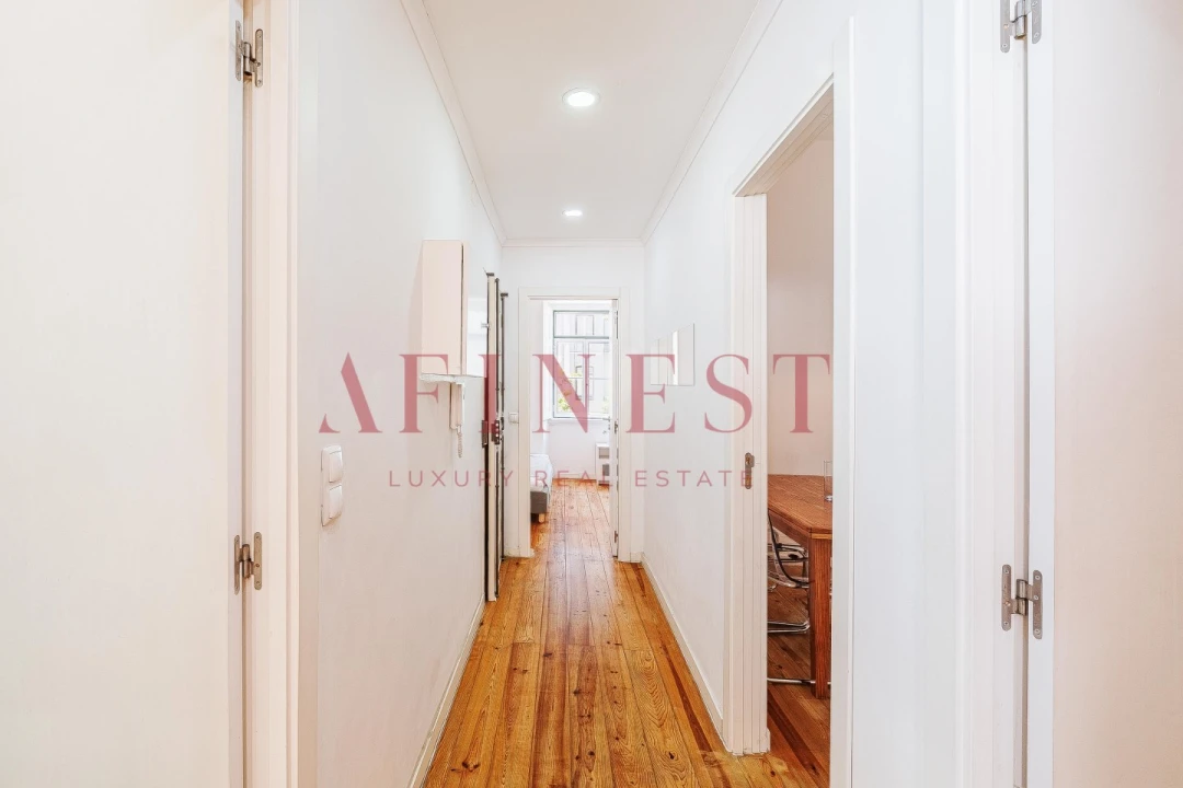 Apartamento T2 para Arrendamento em Santo António Foto 31