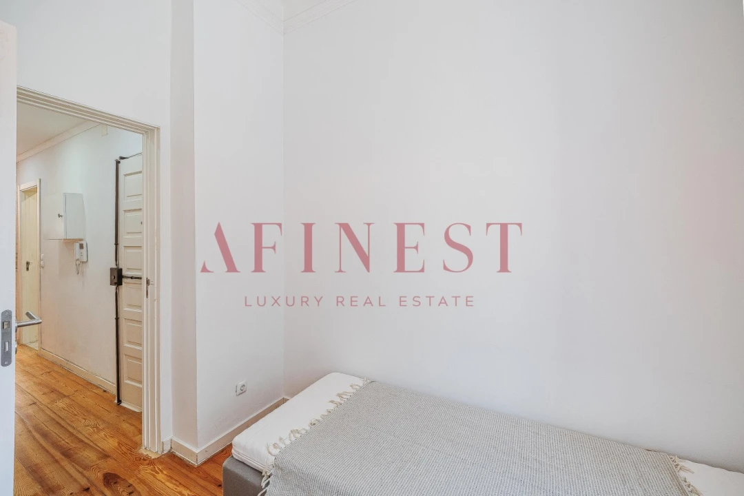 Apartamento T2 para Arrendamento em Santo António Foto 34