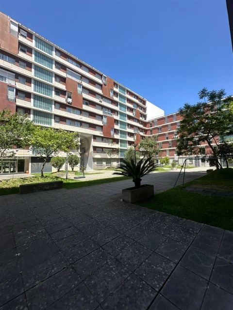 Apartamento T2 para Arrendamento em Lumiar