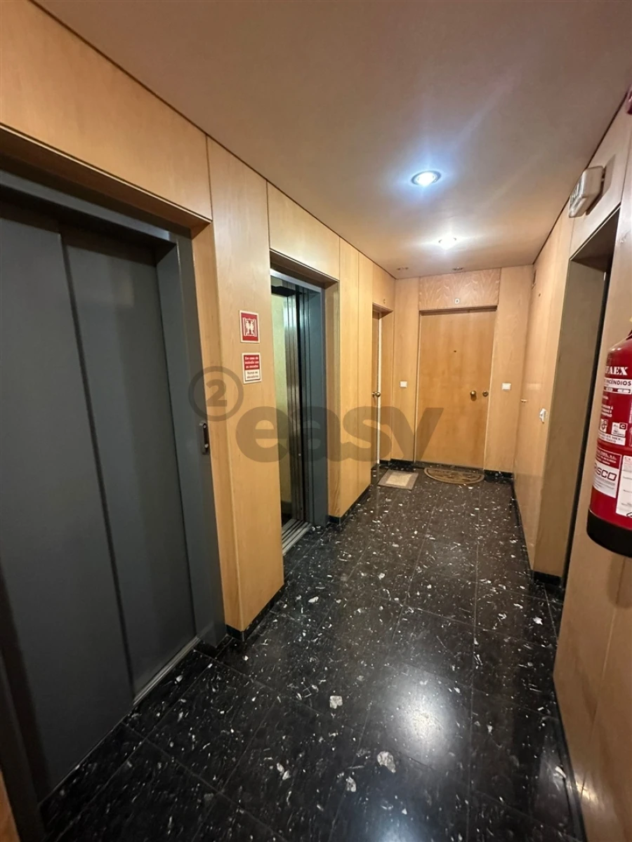 Apartamento T2 para Arrendamento em Lumiar Foto 10